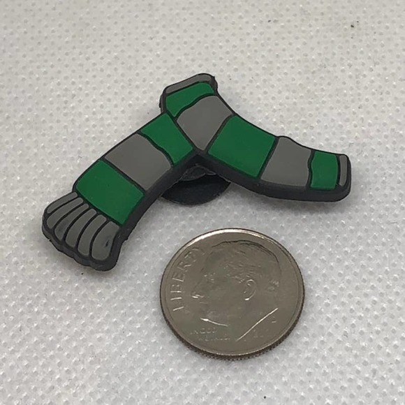 Harry Potter Collection Croc Charm Jibitz Harry's Scarf - Picture 2 of 5